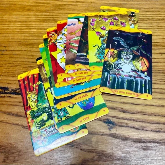 Freak Show Circus Tarot Deck - UNUSED - Colorful Pink & Yellow Box - Picture 10 of 10